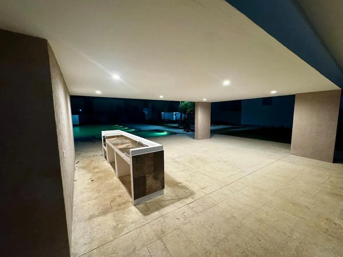 Linda Casa En Playa Del Carmen Villa